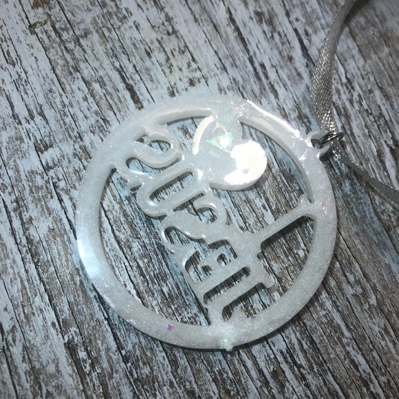 I ❤️ Jesus Ornament - Picture 7 of 10